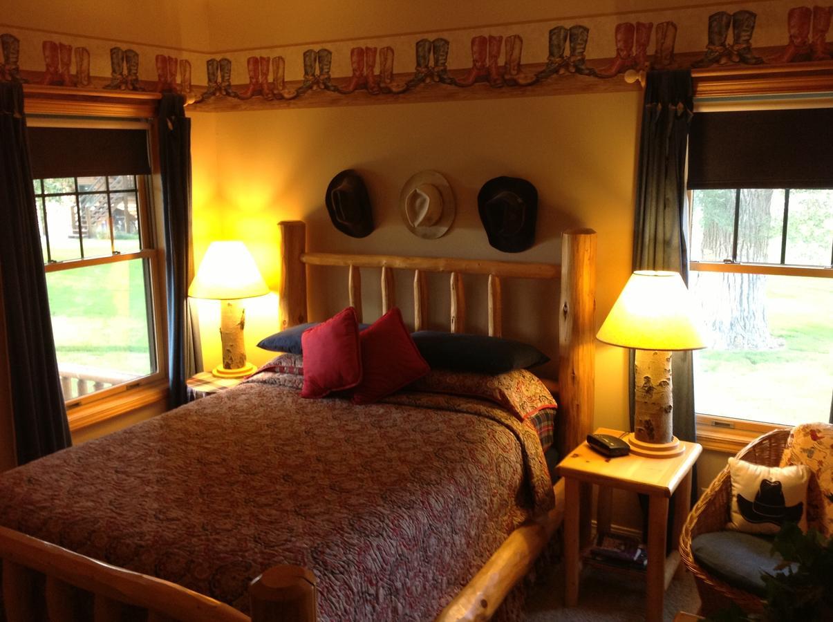 Blue Heron Inn Bed And Breakfast Рексберг Номер фото
