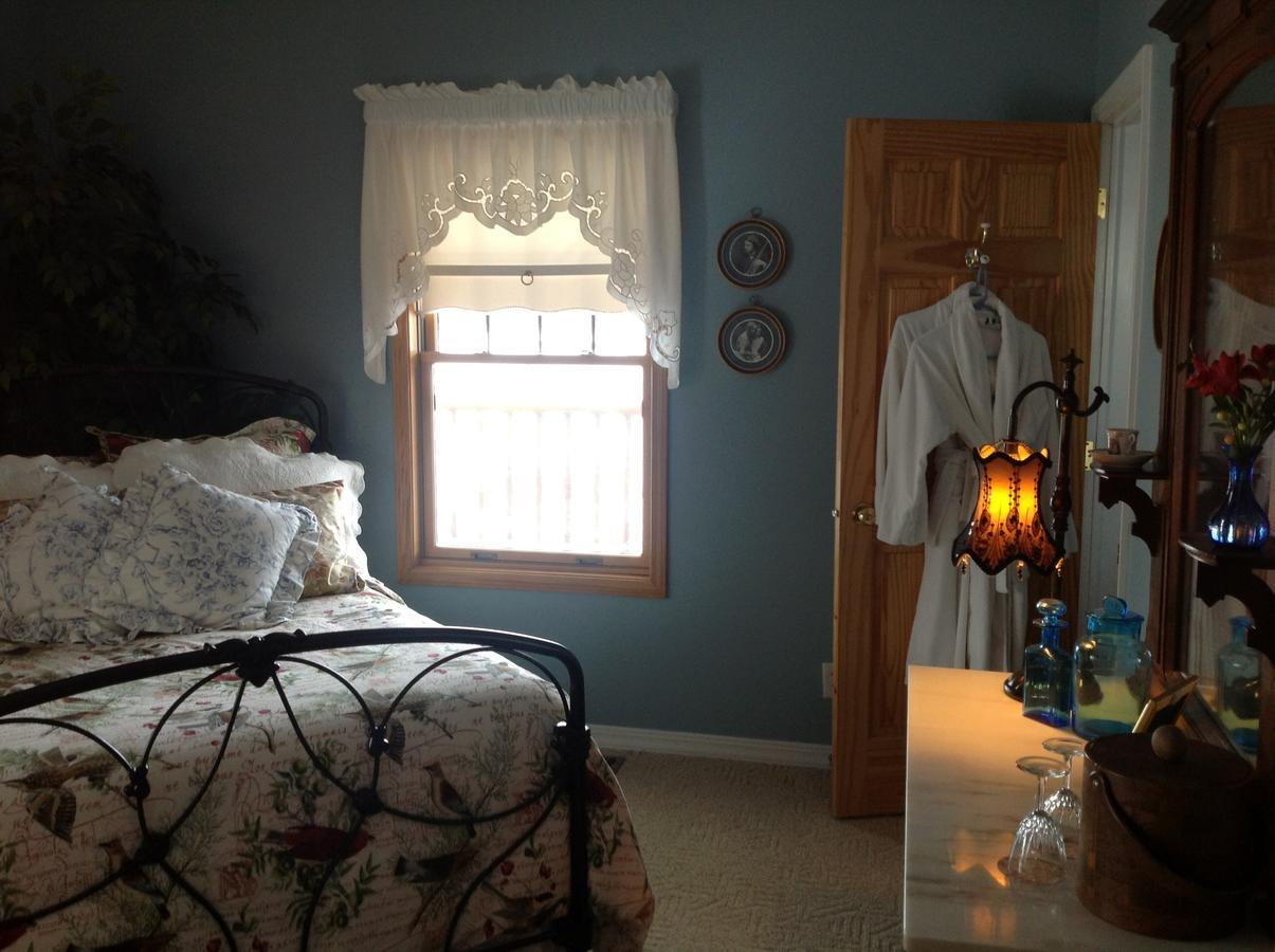 Blue Heron Inn Bed And Breakfast Рексберг Номер фото